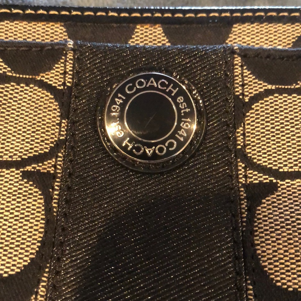 Coach Wristlet - Picture 2 of 12